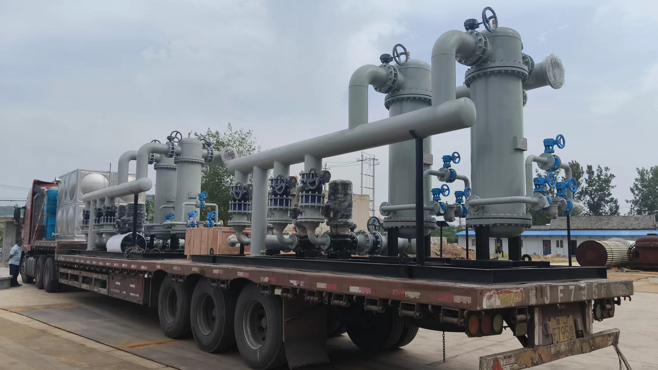 换热站及井口加热机组设备发货